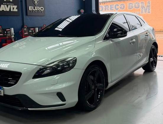 VOLVO V40 2.0 T5 R DESIGN TURBO GASOLINA 4P AUTOMÁTICO
